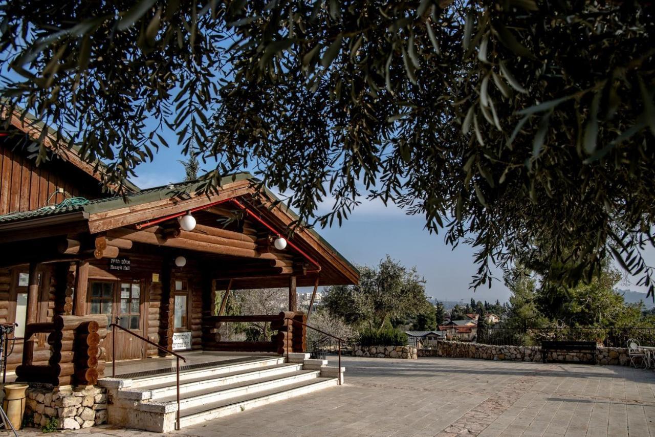 Logos Hotel In Yad Hashmona Exterior foto